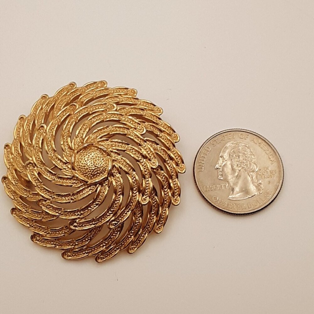 Sarah Coventry Round Gold Tone Pinwheel Vintage Gold Tone Brooch